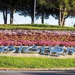 Comfortable Seafront * Bibione