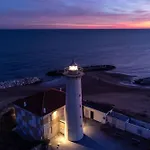 Comfortable Seafront Apartment